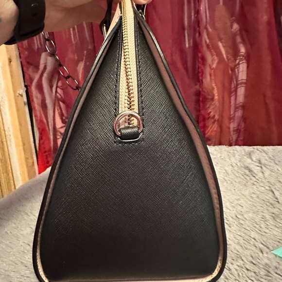 Kate Spade Reiley Laurel Way dome purse. In EUC. Cream and black. - Picture 4 of 8